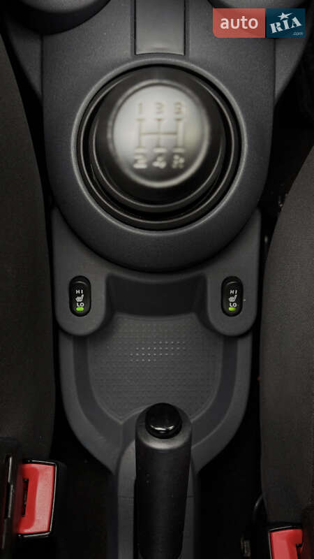 Хэтчбек Mitsubishi Colt 2012 в Черновцах