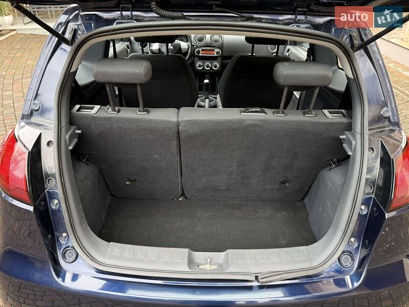 Хэтчбек Mitsubishi Colt 2012 в Черновцах