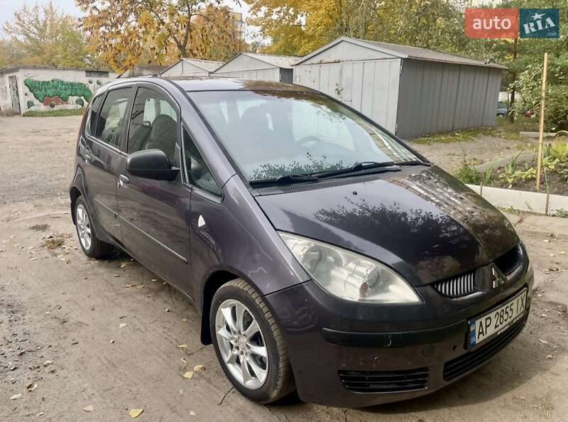 Хэтчбек Mitsubishi Colt 2005 в 