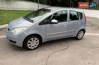 Хэтчбек Mitsubishi Colt 2005 в 