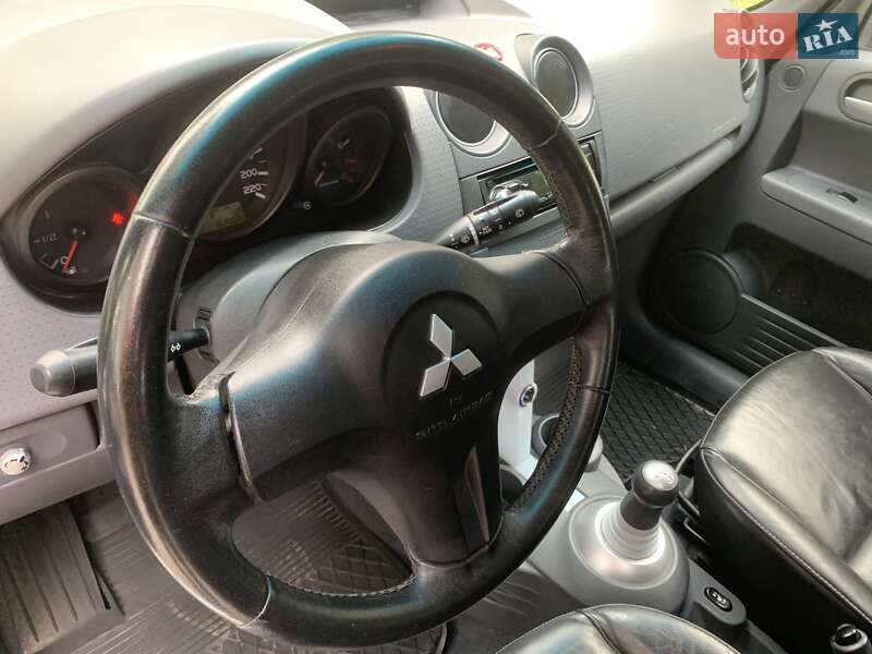Хэтчбек Mitsubishi Colt 2005 в Львове