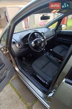 Хетчбек Mitsubishi Colt 2009 в 
