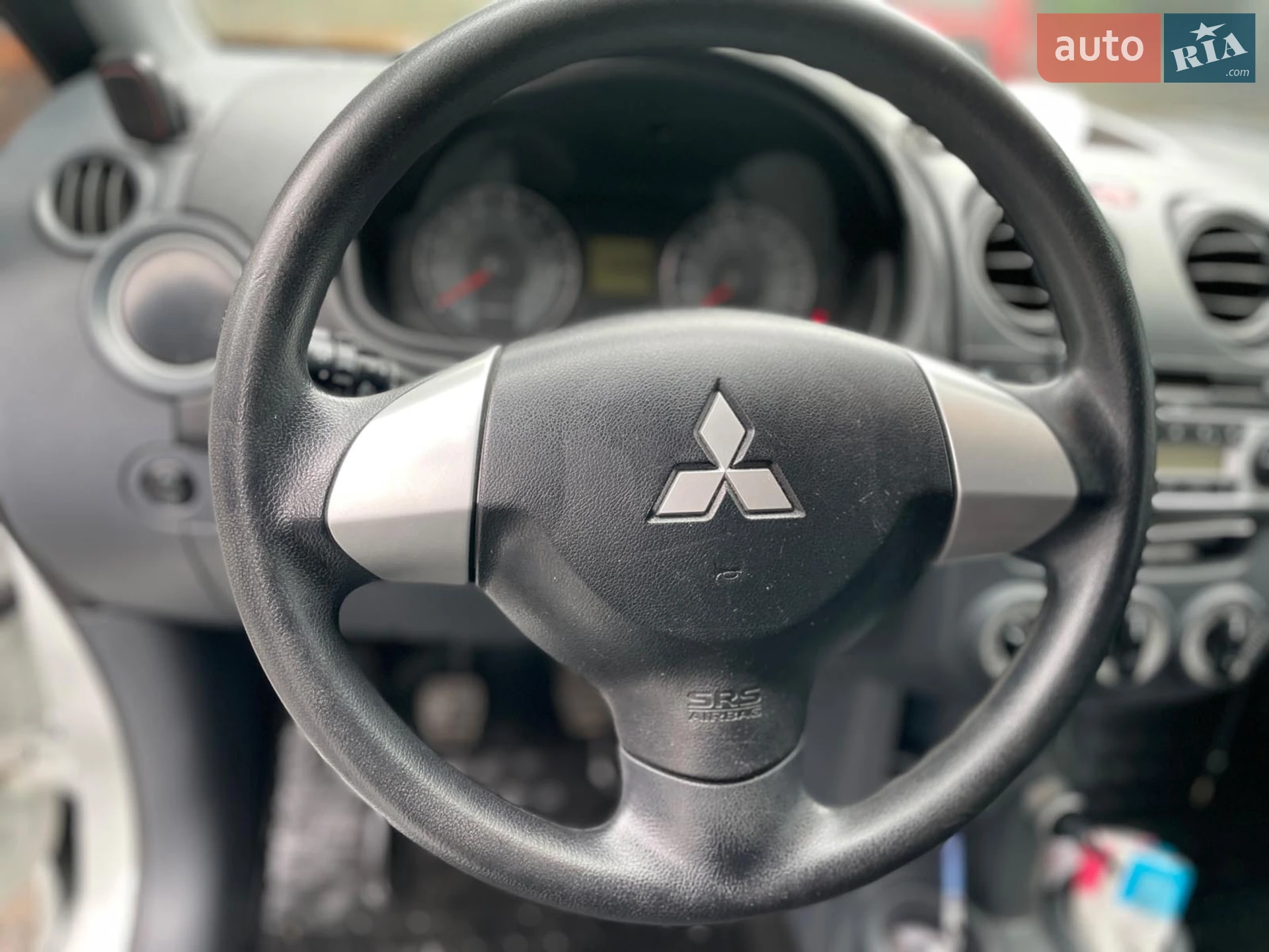 2010 Mitsubishi Colt - мініатюра 22