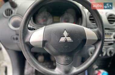 Хэтчбек Mitsubishi Colt 2010 в 