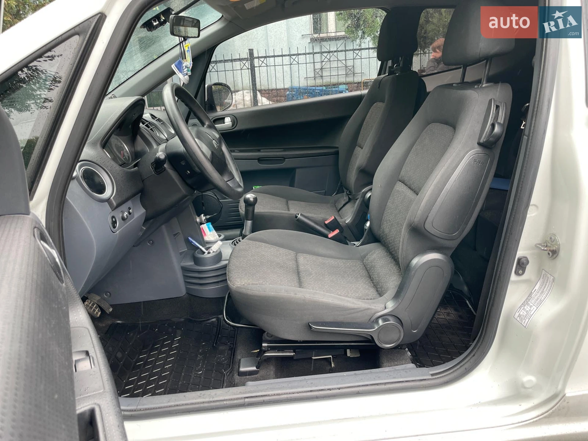2010 Mitsubishi Colt - мініатюра 31