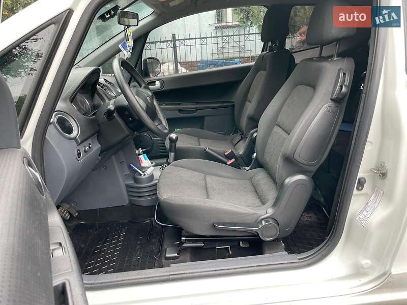 Хэтчбек Mitsubishi Colt 2010 в Киеве
