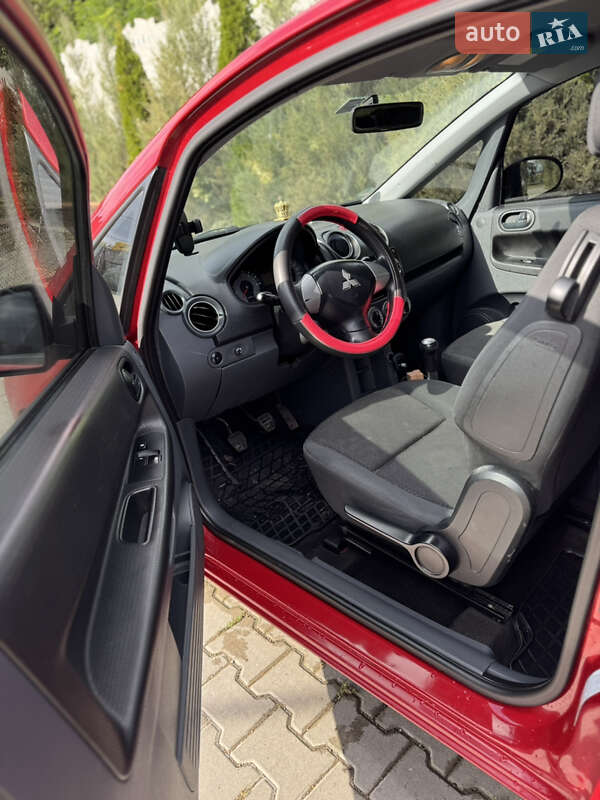 Хэтчбек Mitsubishi Colt 2009 в Кицмани фото 4 Хэтчбек Mitsubishi Colt 2009 в Кицмани