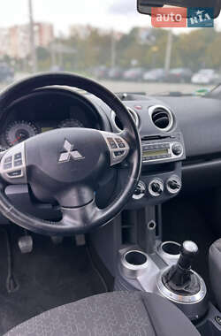 Хэтчбек Mitsubishi Colt 2010 в 