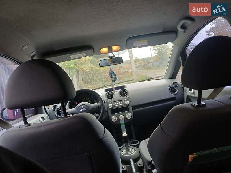 Хэтчбек Mitsubishi Colt 2006 в Валках