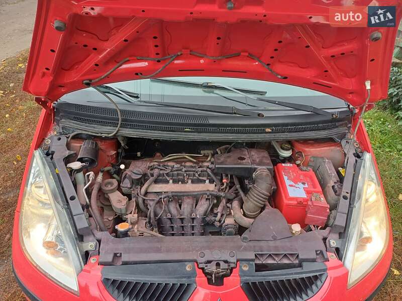 Хэтчбек Mitsubishi Colt 2006 в Валках