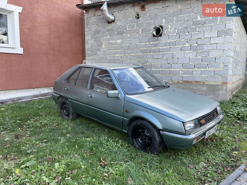 Хэтчбек Mitsubishi Colt 1987 в Черновцах