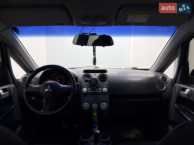 Хэтчбек Mitsubishi Colt 2006 в Одессе
