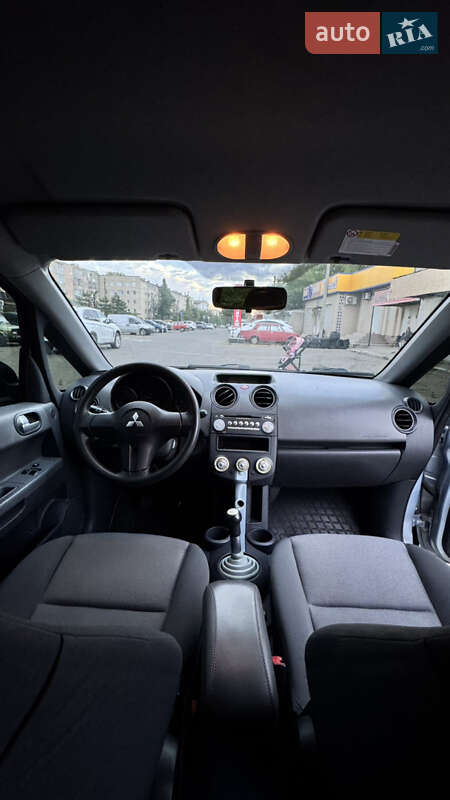 Хетчбек Mitsubishi Colt 2007 в Білгороді-Дністровському фото 23 Хетчбек Mitsubishi Colt 2007 в Білгороді-Дністровському