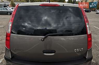 Хетчбек Mitsubishi Colt 2008 в  фото 4 Хетчбек Mitsubishi Colt 2008 в
