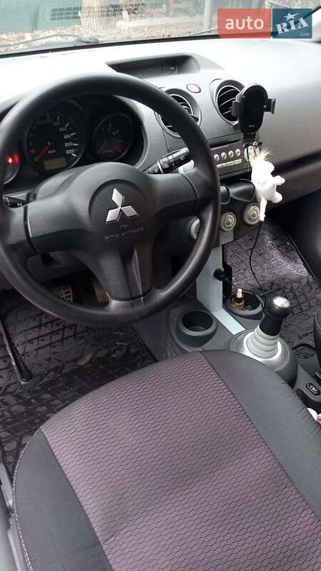 Хетчбек Mitsubishi Colt 2006 в Чугуєві фото 13 Хетчбек Mitsubishi Colt 2006 в Чугуєві