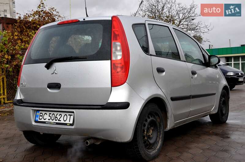 Хэтчбек Mitsubishi Colt 2004 в Львове
