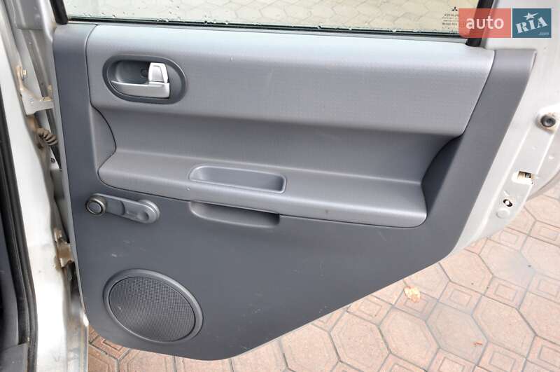 Хэтчбек Mitsubishi Colt 2004 в Львове