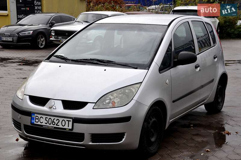 Хэтчбек Mitsubishi Colt 2004 в Львове