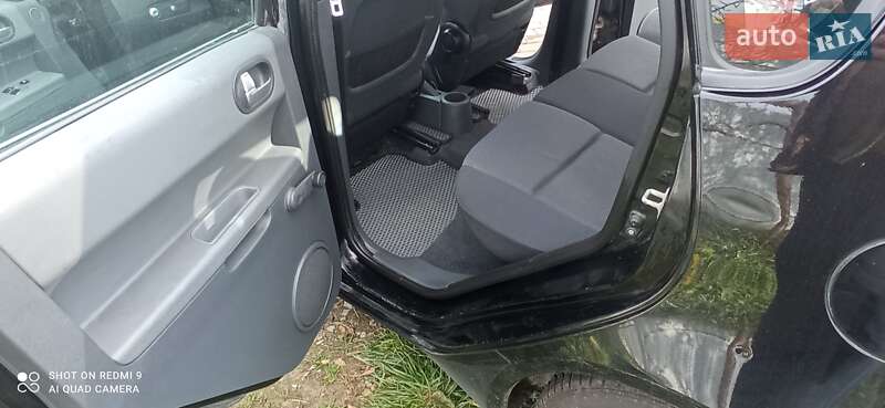 Хетчбек Mitsubishi Colt 2005 в Звягелі