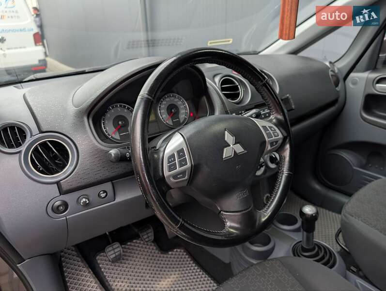 Хетчбек Mitsubishi Colt 2011 в Чернівцях