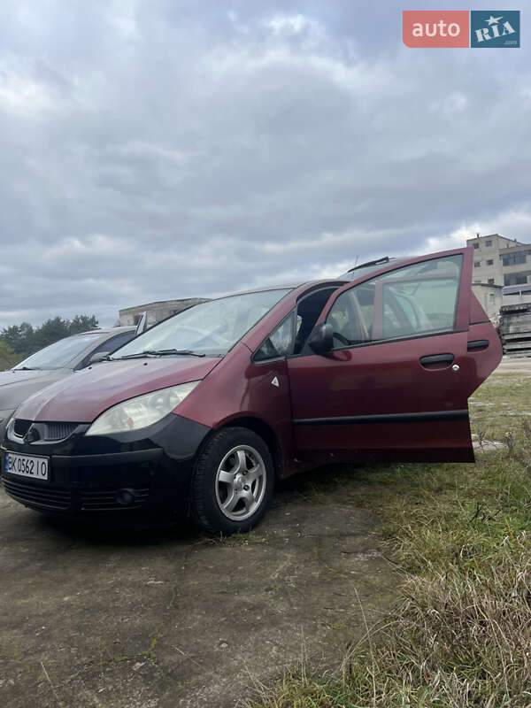 Хэтчбек Mitsubishi Colt 2004 в Вараше