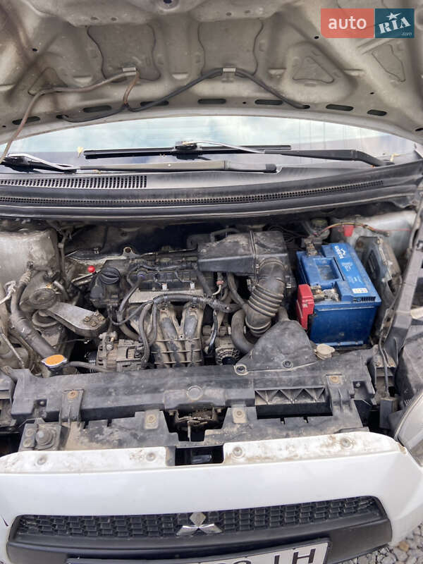 Хетчбек Mitsubishi Colt 2009 в Рівному фото 13 Хетчбек Mitsubishi Colt 2009 в Рівному