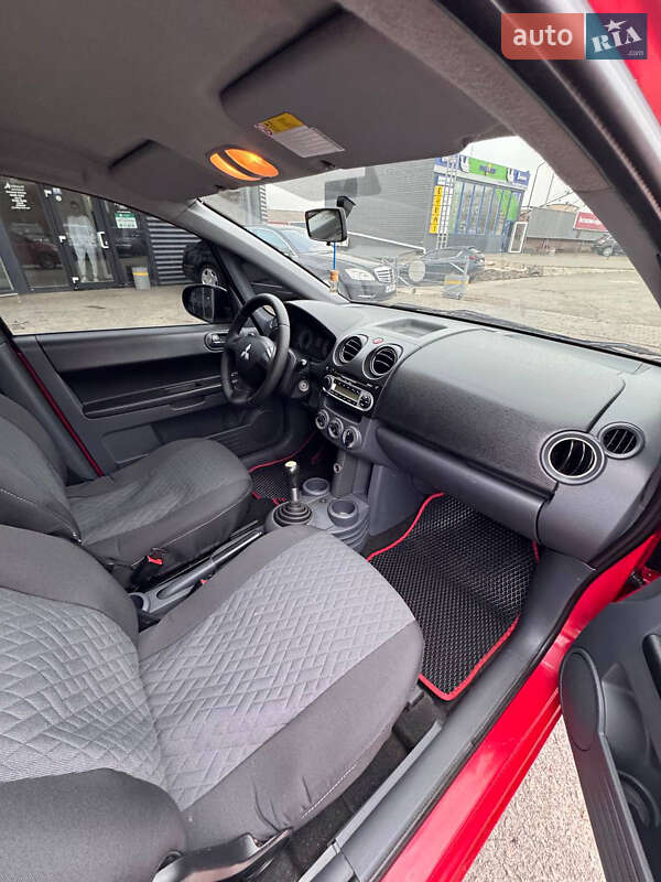 Хетчбек Mitsubishi Colt 2010 в Запоріжжі фото 12 Хетчбек Mitsubishi Colt 2010 в Запоріжжі