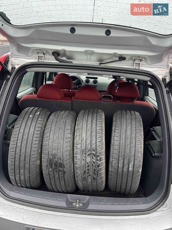 Хэтчбек Mitsubishi Colt 2006 в Ивано-Франковске