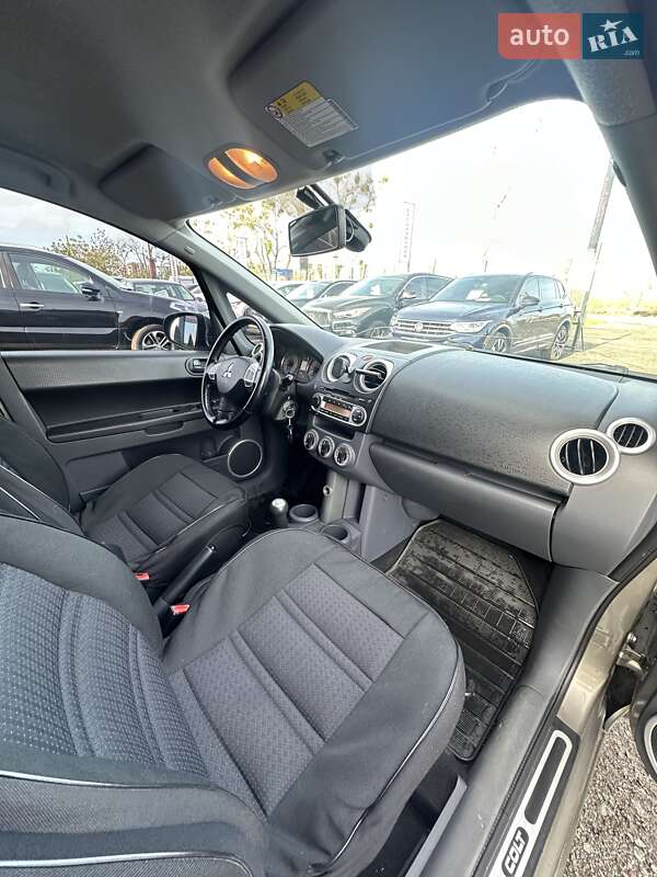 Хетчбек Mitsubishi Colt 2009 в Білогородці