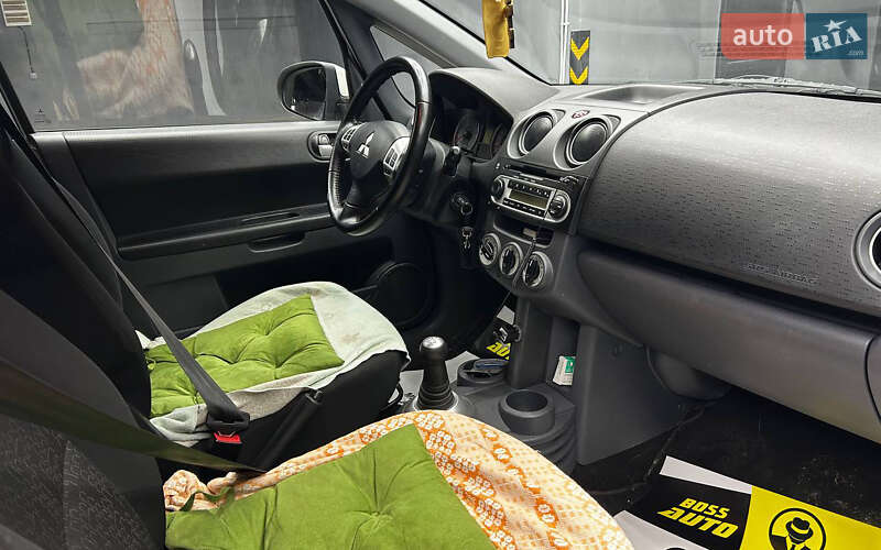 Хэтчбек Mitsubishi Colt 2012 в Черновцах