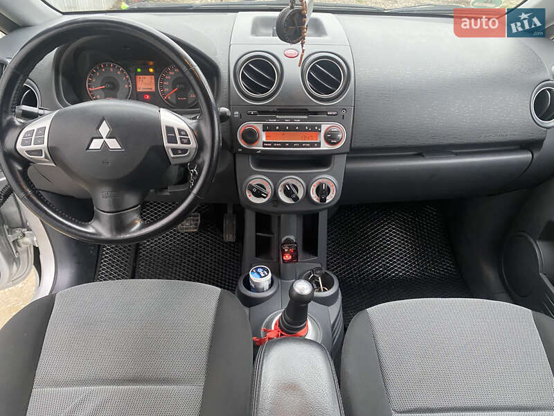 Хетчбек Mitsubishi Colt 2009 в Чернівцях