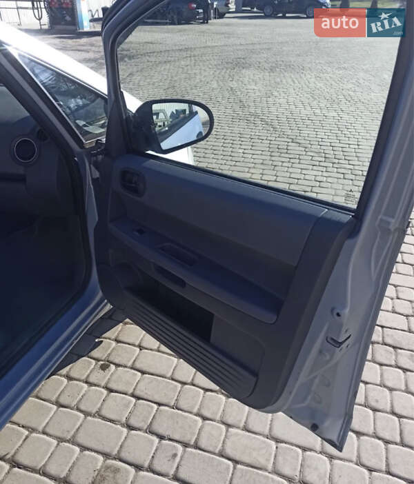 Хетчбек Mitsubishi Colt 2005 в Старокостянтинові