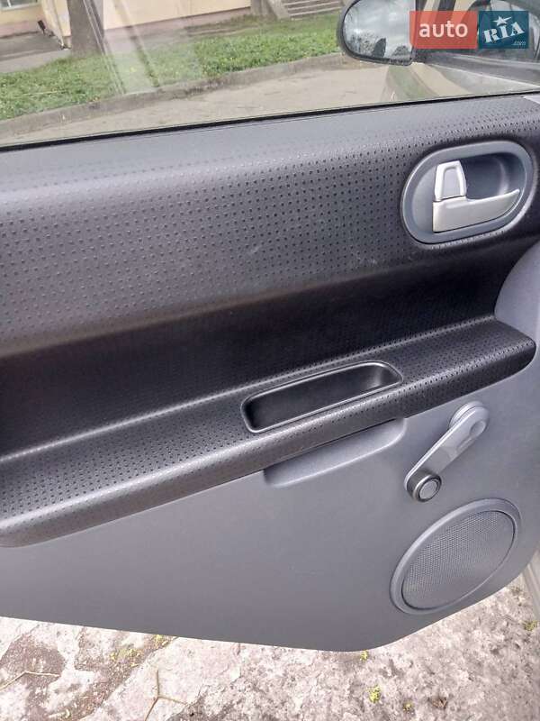 Хэтчбек Mitsubishi Colt 2008 в Луцке фото 8 Хэтчбек Mitsubishi Colt 2008 в Луцке