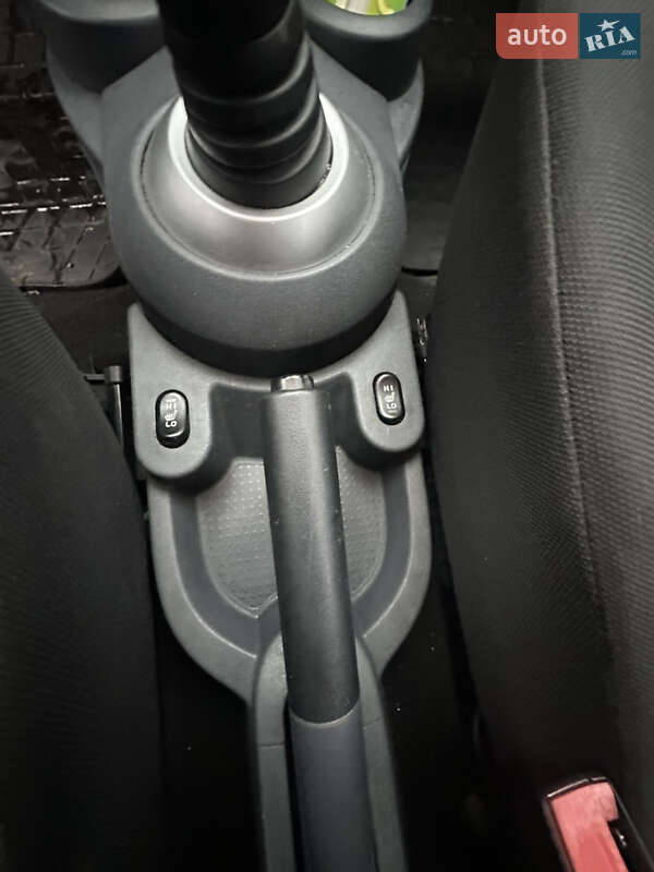 Хэтчбек Mitsubishi Colt 2008 в Киеве фото 10 Хэтчбек Mitsubishi Colt 2008 в Киеве