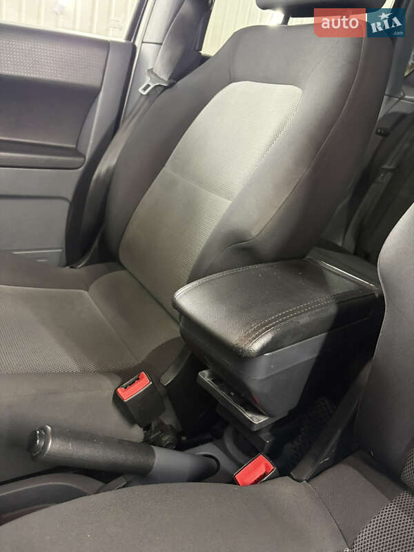 Хетчбек Mitsubishi Colt 2009 в Києві фото 21 Хетчбек Mitsubishi Colt 2009 в Києві