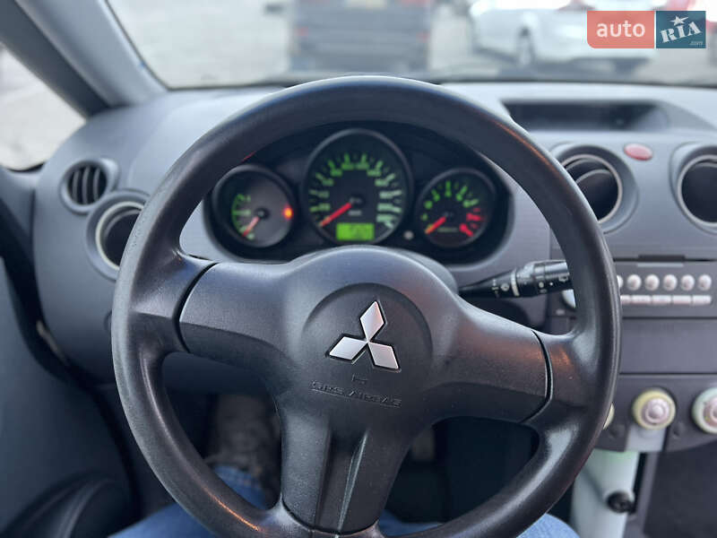 Хэтчбек Mitsubishi Colt 2006 в Киеве