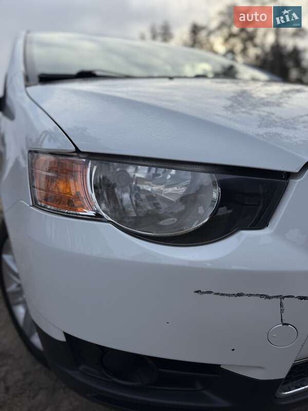 Хетчбек Mitsubishi Colt 2011 в Ірпені