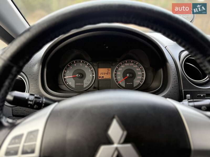 Хетчбек Mitsubishi Colt 2011 в Ірпені