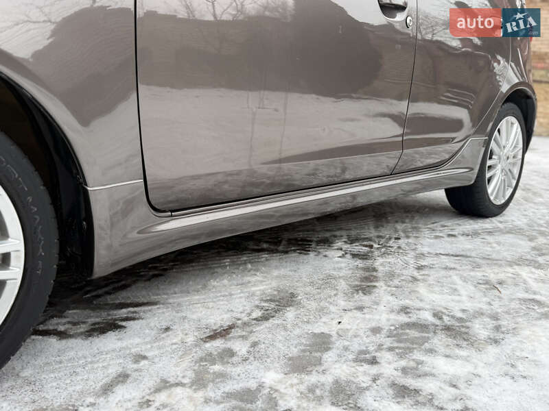 Хетчбек Mitsubishi Colt 2012 в Чернівцях