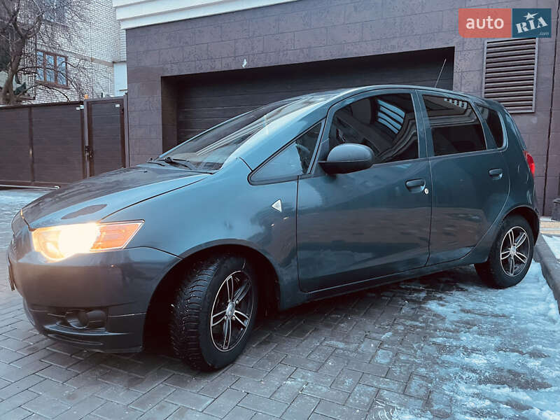 Mitsubishi Colt 2009