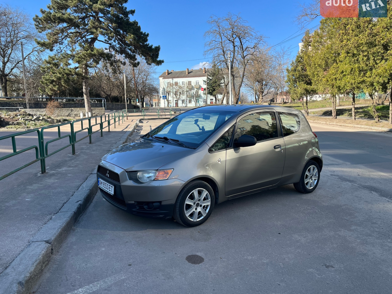 2010 Mitsubishi Colt - мініатюра 9