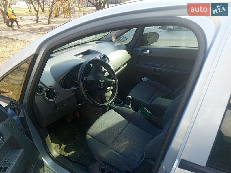 Хэтчбек Mitsubishi Colt 2006 в Борисполе фото 3 Хэтчбек Mitsubishi Colt 2006 в Борисполе