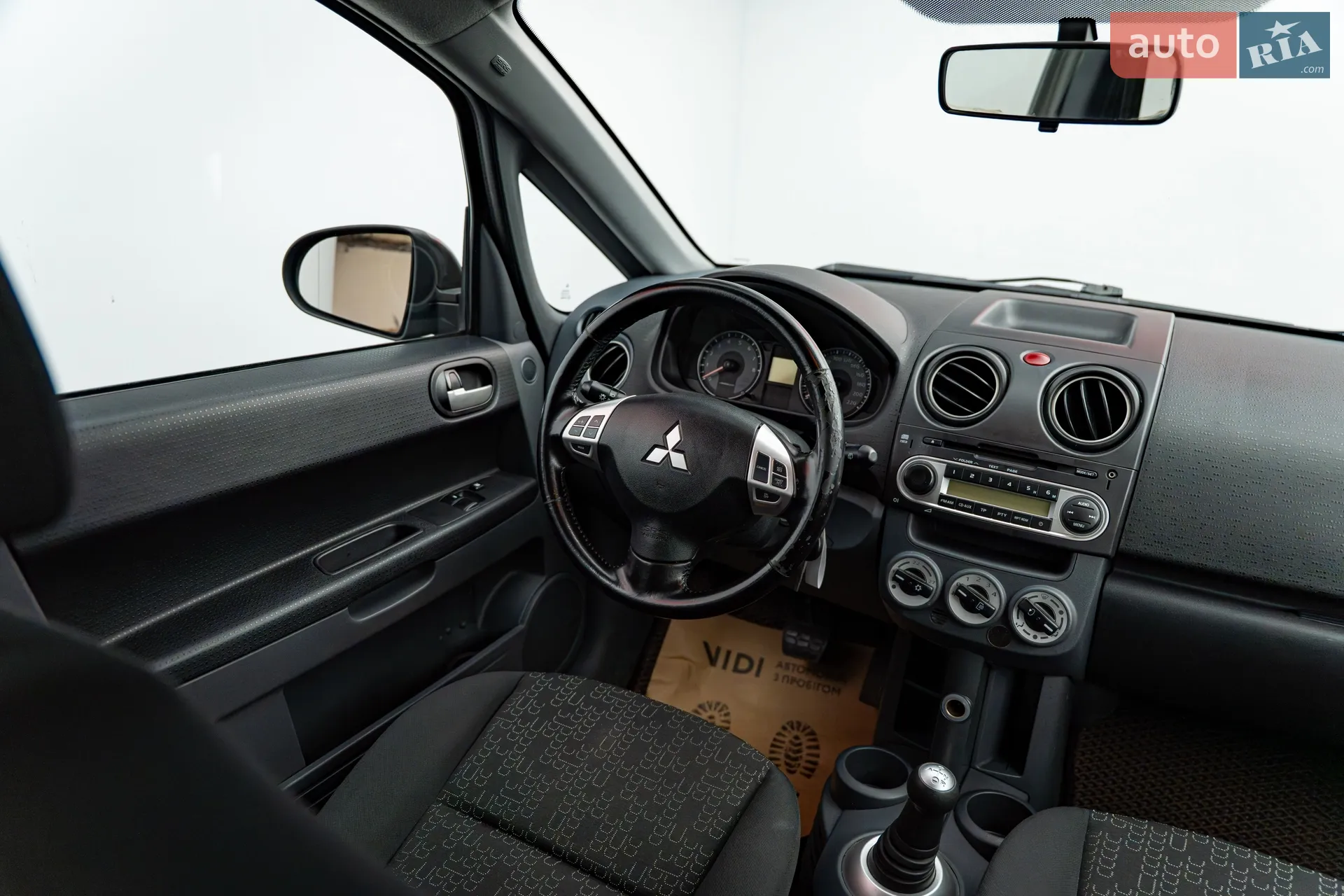 2011 Mitsubishi Colt - мініатюра 10