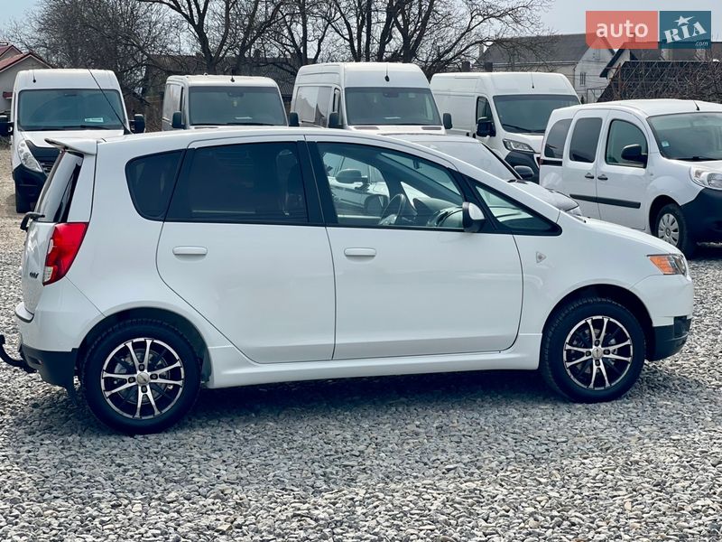 Хэтчбек Mitsubishi Colt 2012 в Черновцах