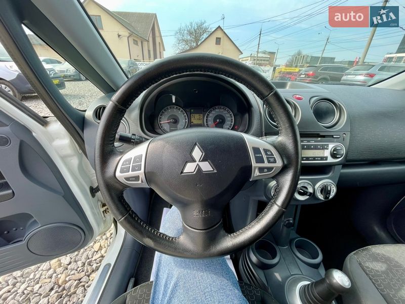 Хэтчбек Mitsubishi Colt 2012 в Черновцах