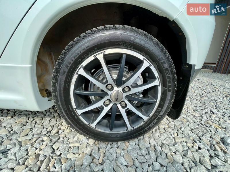 Хэтчбек Mitsubishi Colt 2012 в Черновцах