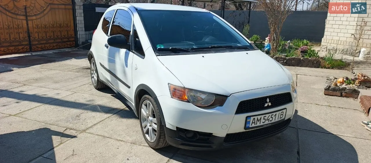 2011 Mitsubishi Colt - мініатюра 15