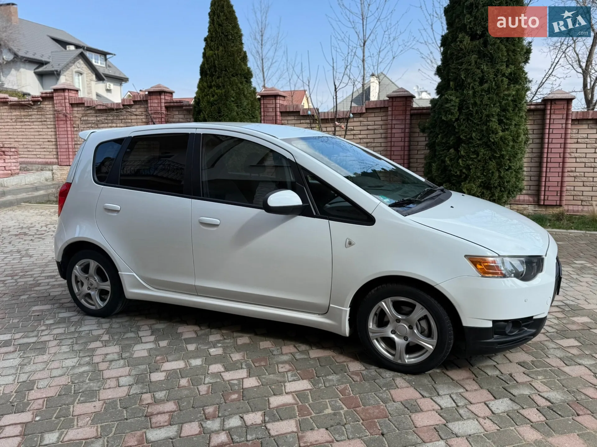 2010 Mitsubishi Colt - мініатюра 7