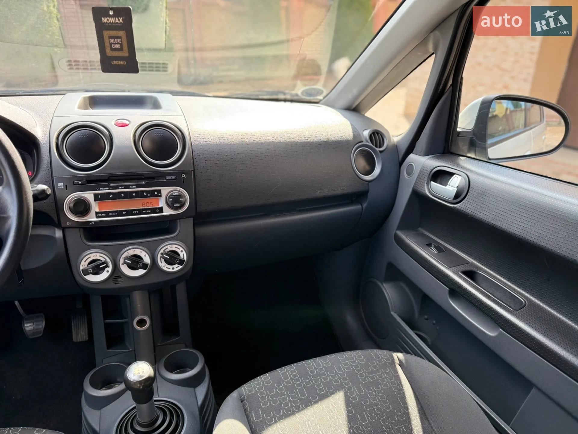 2010 Mitsubishi Colt - мініатюра 17