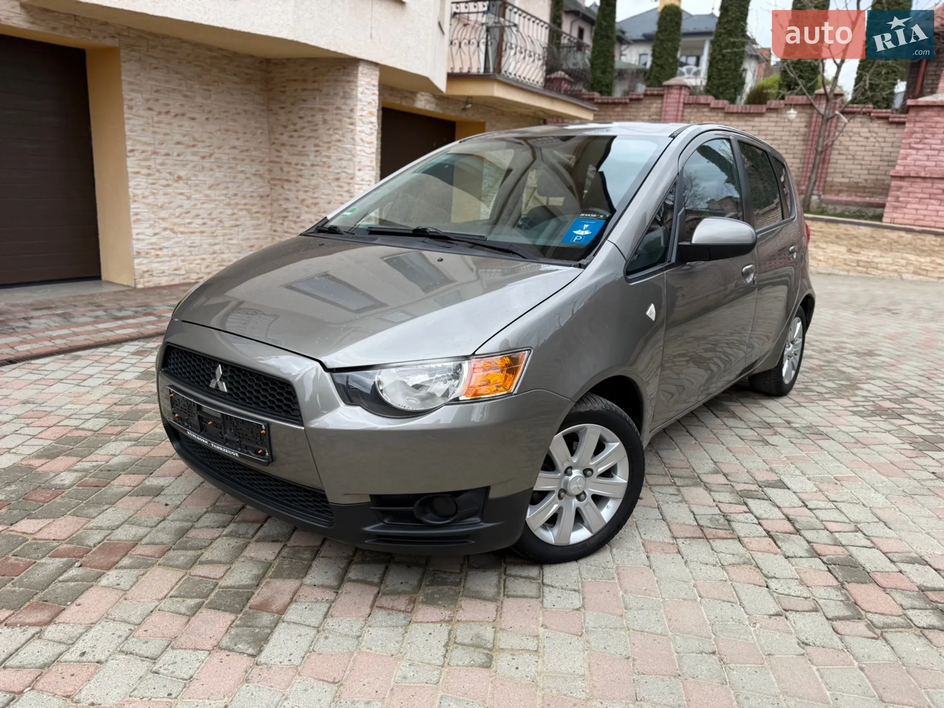 2010 Mitsubishi Colt - мініатюра 2